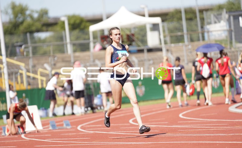 Sonnabend Lena (760) beim Lauf im Stadion Oberwerth Koblenz