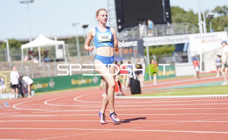 Backes Luisa Ella (960) beim Lauf im Stadion Oberwerth Koblenz