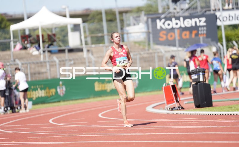 Roos Jessica (1047) beim Lauf im Stadion Oberwerth Koblenz