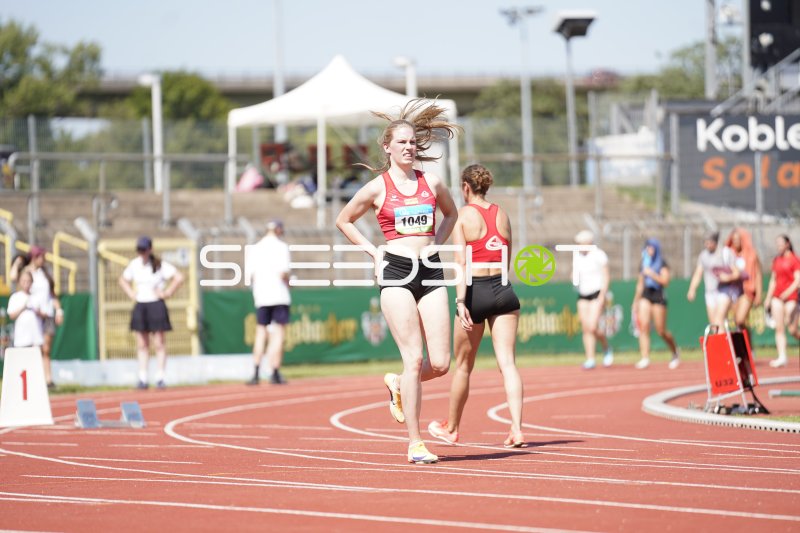 Rühle Miriam (1049) beim Lauf im Stadion Oberwerth Koblenz