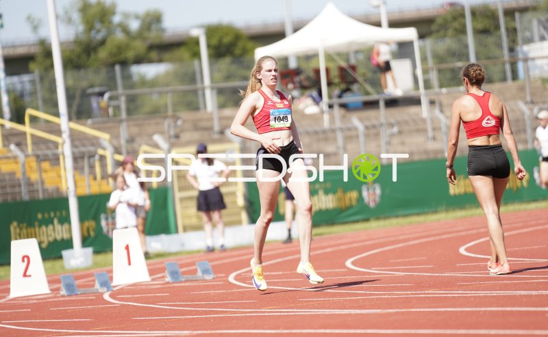 Rühle Miriam (1049) beim Lauf im Stadion Oberwerth Koblenz