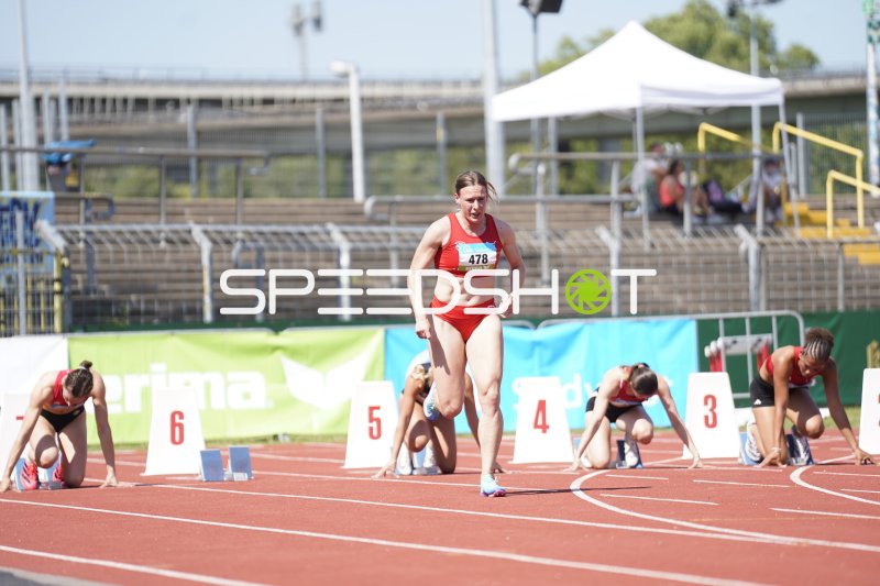 Kränzle Celina (478) beim Start im Stadion Oberwerth Koblenz