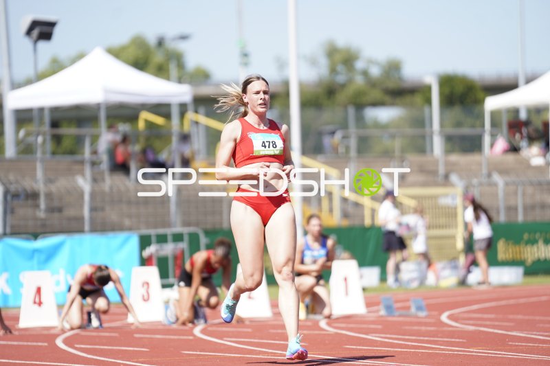 Kränzle Celina (478) beim Lauf im Stadion Oberwerth Koblenz