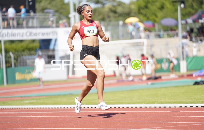 Heygster Samira (613) beim Sprint im Stadion Oberwerth Koblenz