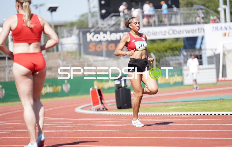Heygster Samira (613) beim Sprint im Stadion Oberwerth Koblenz