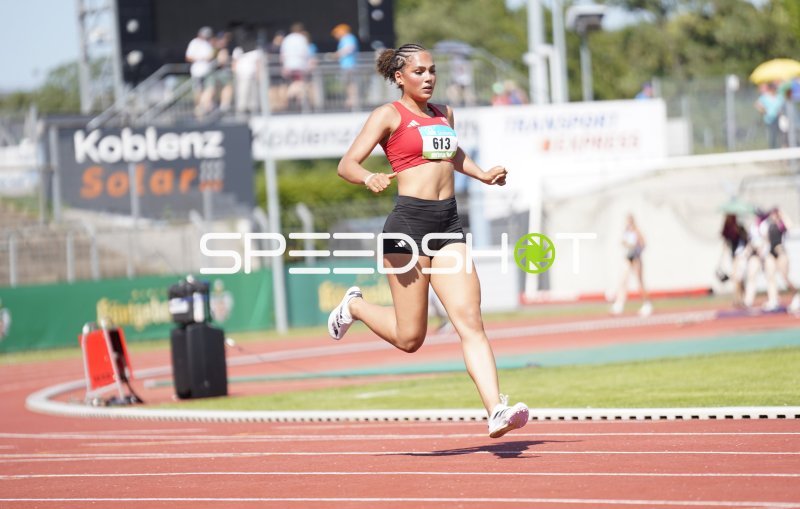 Heygster Samira (613) beim Sprint im Stadion Oberwerth Koblenz