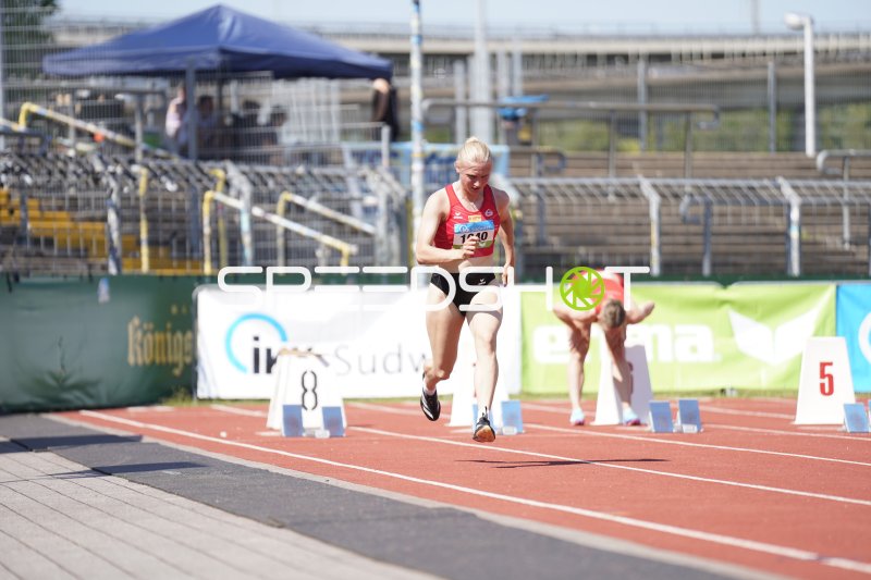 Kupser Leonie (1040) beim Sprint im Stadion Oberwerth Koblenz