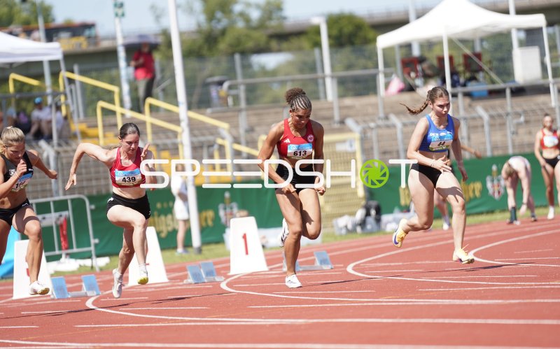 Erofeeva Alisa (44) beim Sprint-Start im Stadion Oberwerth Koblenz