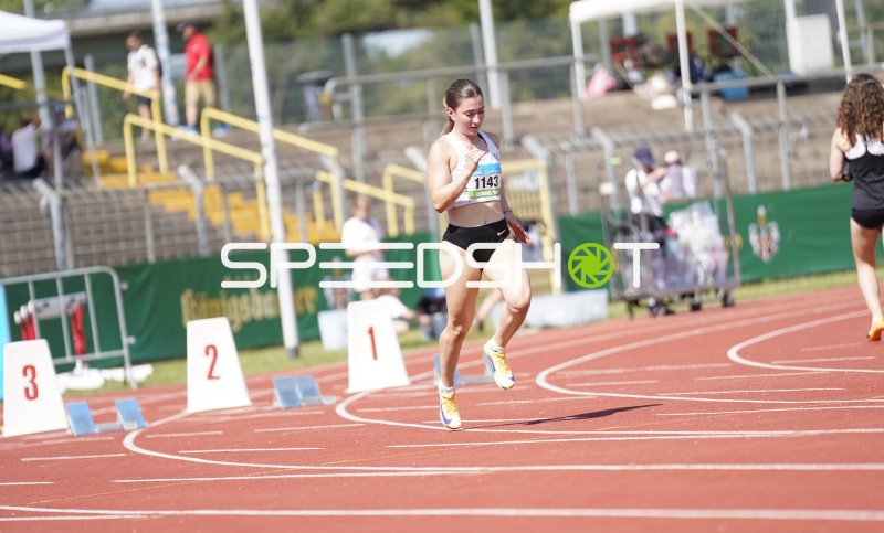 Helios Ksenia (1143) im Sprint auf der Tartanbahn in Koblenz