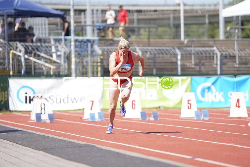 Gühlen Katharina (318) im Sprint auf der Tartanbahn in Koblenz