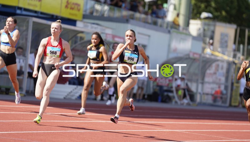Schmitz Mia Louisa (996) und Nadine Mercier (568) im Sprint beim Stadion Oberwerth Koblenz