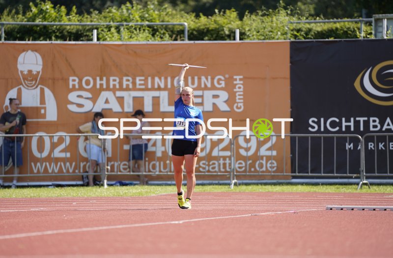 Zweigle Rebecca (1313) beim Speerwurf im Stadion Oberwerth Koblenz