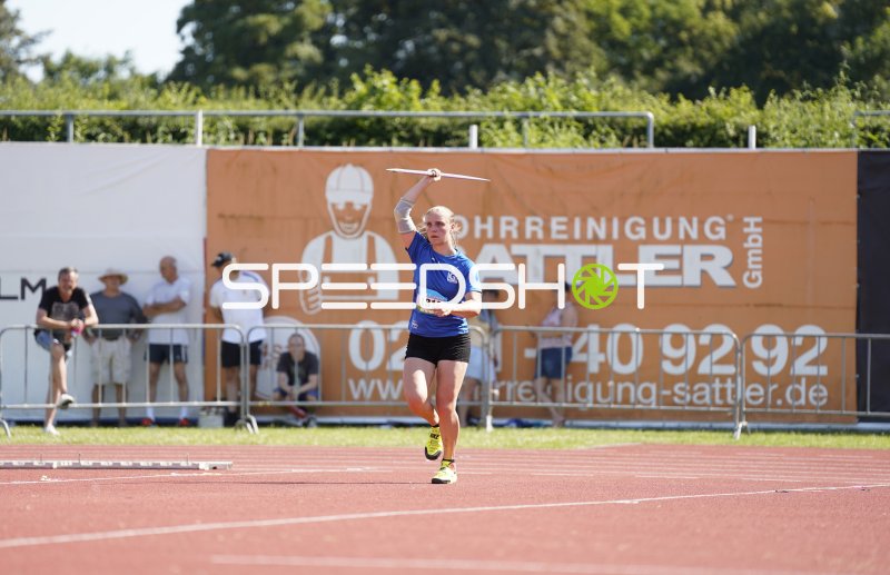 Grashoff Denise (131) beim Speerwurf im Stadion Oberwerth Koblenz