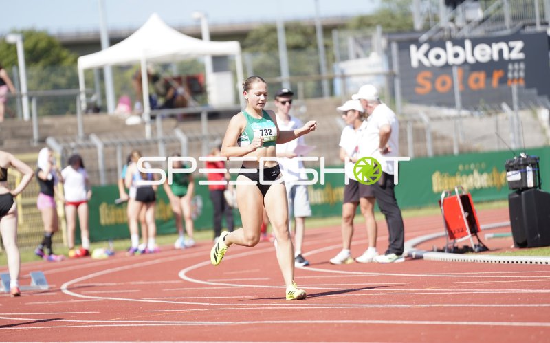 Knieper Hanna (732) beim Lauf im Stadion Oberwerth Koblenz