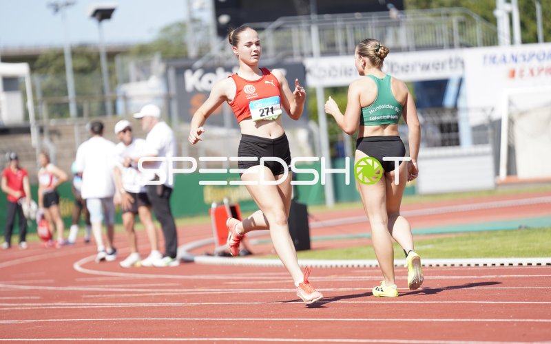 Wörner Laura (271) im Laufwettbewerb im Stadion Oberwerth Koblenz