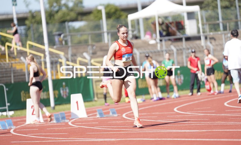 Wörner Laura (271) beim Sprint im Stadion Oberwerth Koblenz
