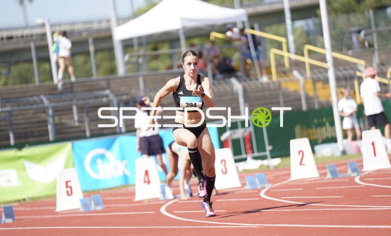 Heumann Nina (394) im Sprint auf der Tartanbahn in Koblenz