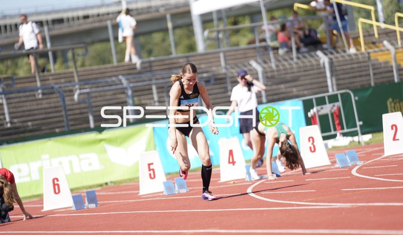 Heumann Nina (394) beim Sprint-Start im Stadion Oberwerth Koblenz