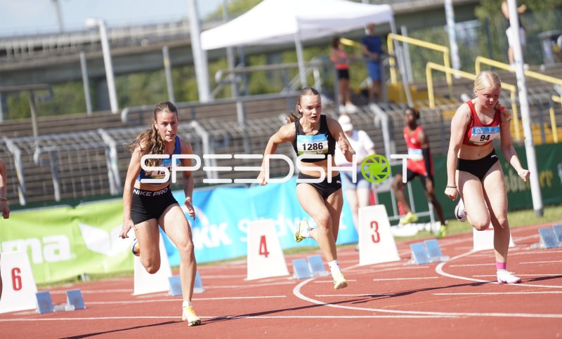 Marla MANGOLD (1286) und Lenk Hannah (1343) im Sprint-Duell in Koblenz