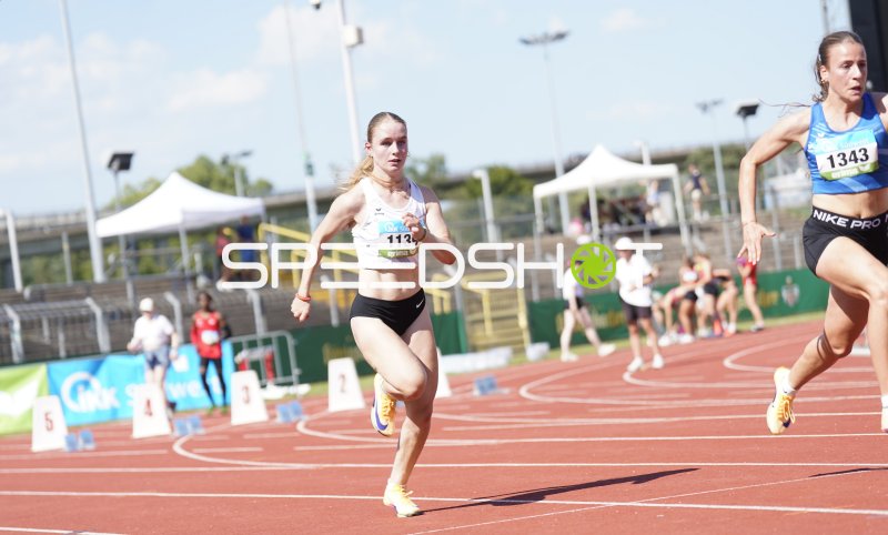 Weis Lilianne (1135) und Lenk Hannah (1343) im Sprint in Koblenz