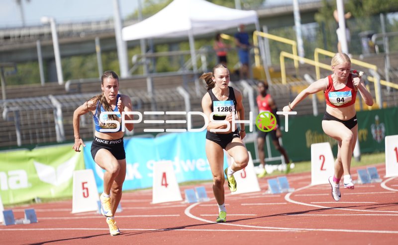 Lenk Hannah (1343), Marla MANGOLD (1286) und weitere Athletinnen im Sprint in Koblenz