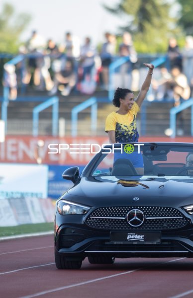Mihambo Malaika (261) bei der Athletenvorstellung im Paul-Greifzu-Stadion Dessau