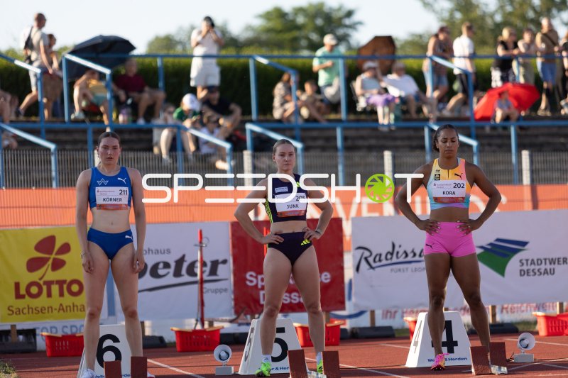 Körner Marlene (211) und weitere Athletinnen beim Start im Paul-Greifzu-Stadion Dessau