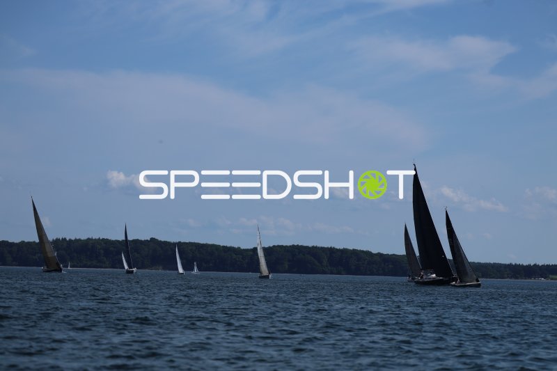 Segelregatta auf der Eckernförder Bucht mit mehreren Yachten