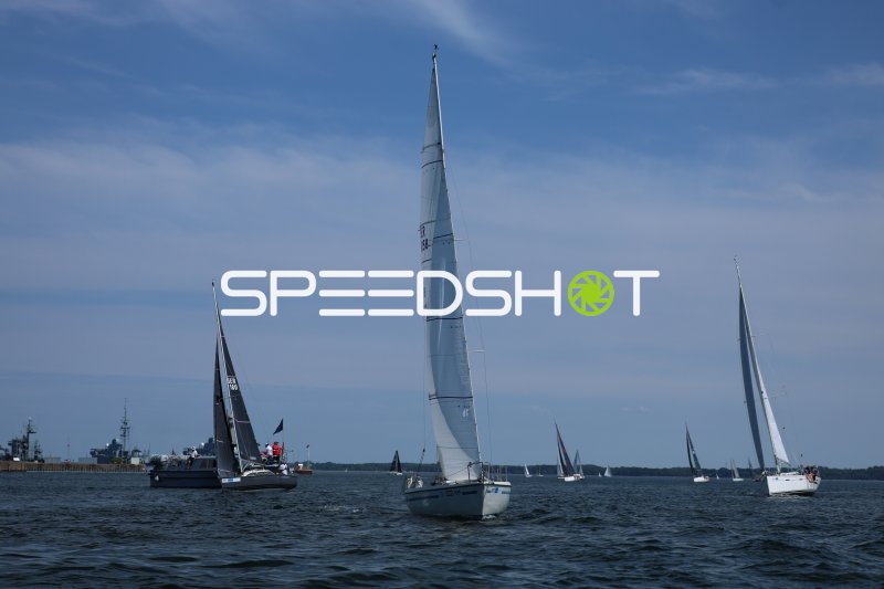 Segelregatta im Hafen Eckernförde – mehrere Yachten auf der Ostsee