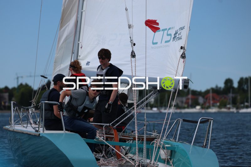 Segelcrew an Bord beim Regattasegeln in Eckernförde