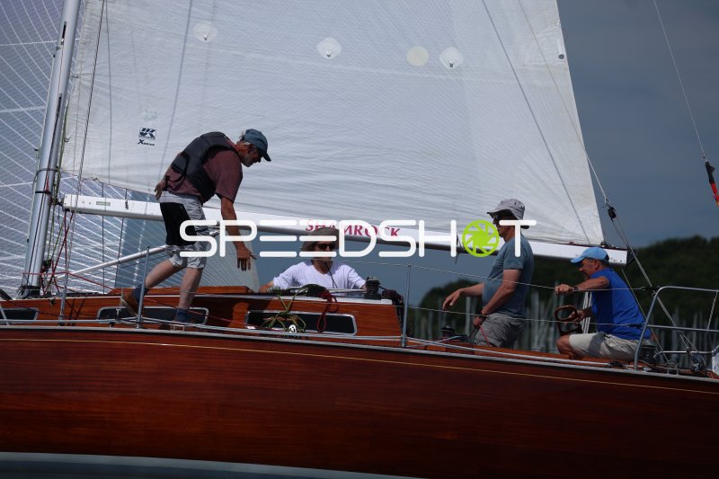 Crew der Shamrock beim Segeln im Hafen Eckernförde