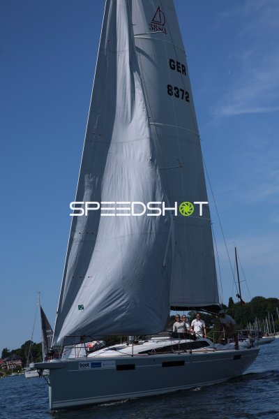 Segelyacht GER 8372 unter vollen Segeln bei Eckernförde