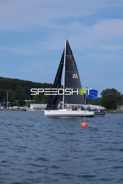 Segelboot GER 6182 (X-30) im Hafen Eckernförde