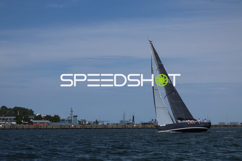 Segelyacht GER 8715 vor dem Hafen Eckernförde