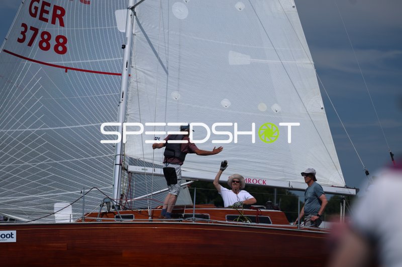 Segelboot GER 3788 mit Crew beim Manöver in Eckernförde