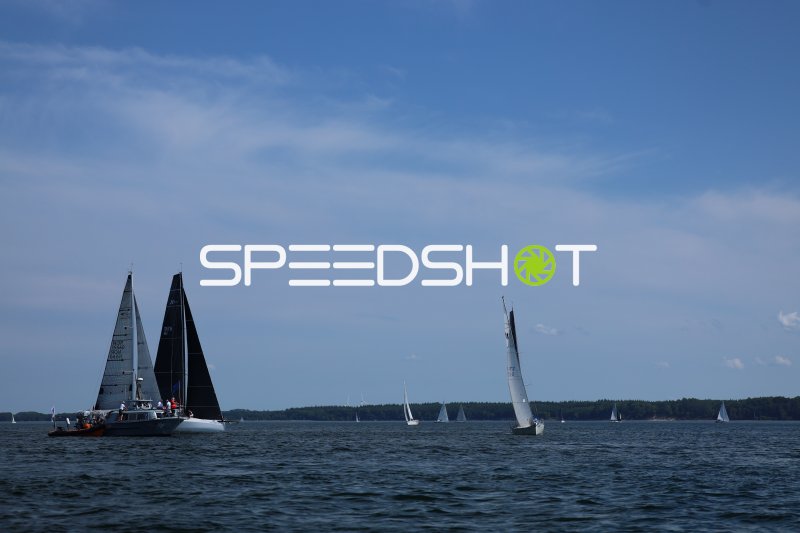Segelregatta auf der Eckernförder Bucht mit mehreren Yachten
