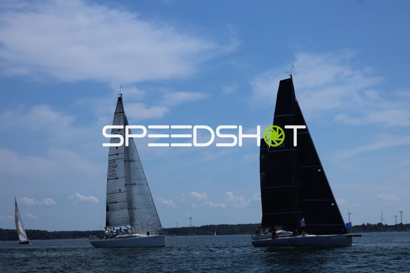 Segelregatta in Eckernförde: NOR 15560 und GER 8352 im Duell