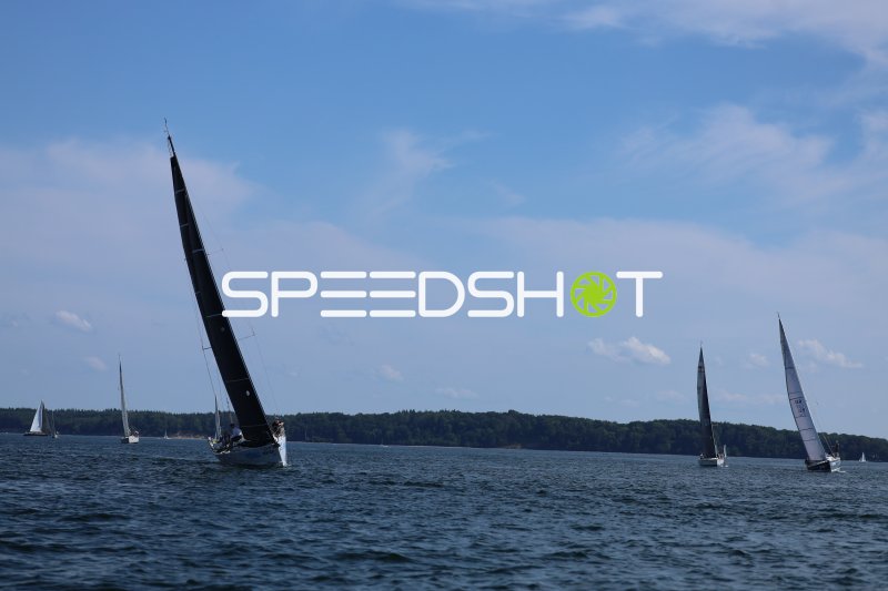Segelregatta auf der Eckernförder Bucht mit mehreren Yachten