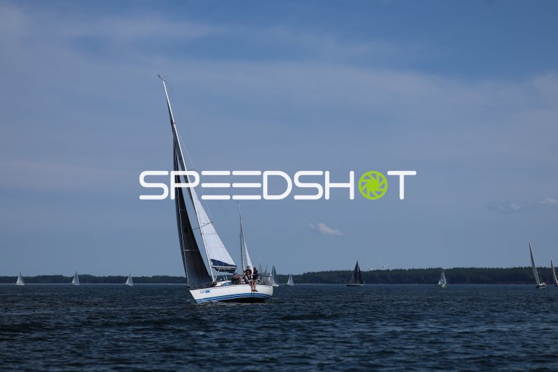 Segelregatta auf der Eckernförder Bucht mit mehreren Yachten