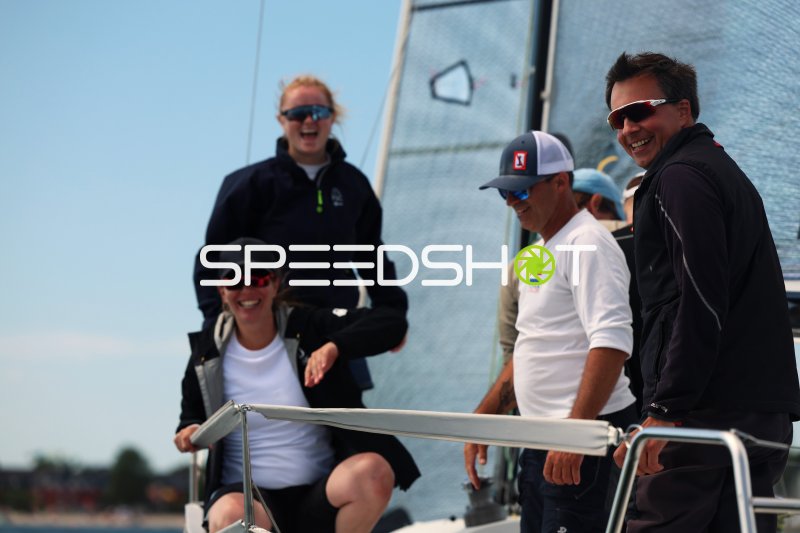 Segelteam beim Training im Hafen Eckernförde