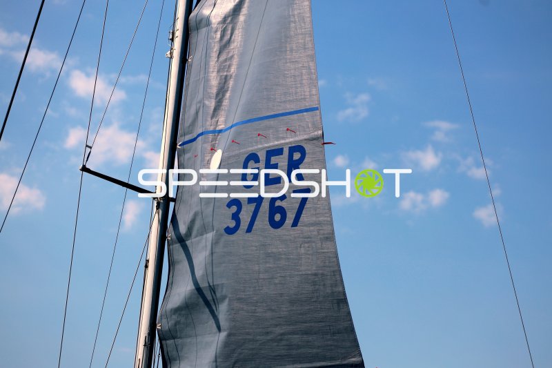 Segelboot GER 3767 mit Großsegel im Wind bei Eckernförde