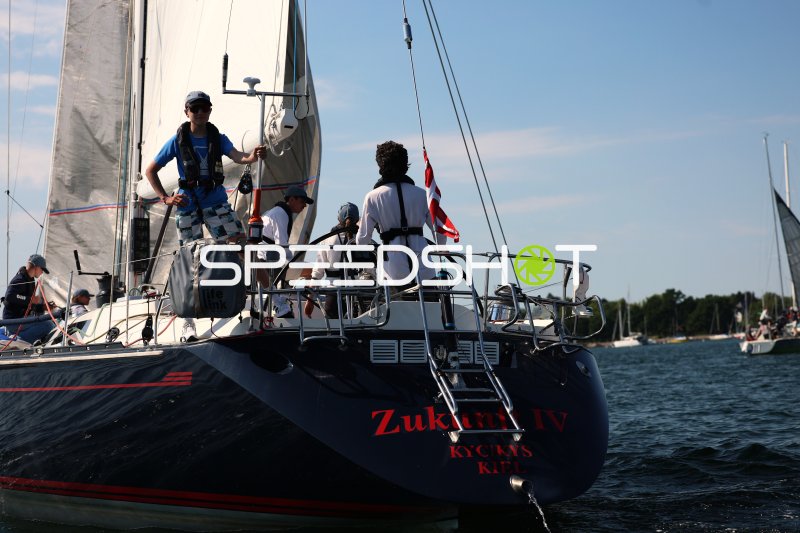 Segelboot Zukunft IV aus Kiel beim Rennen in Eckernförde