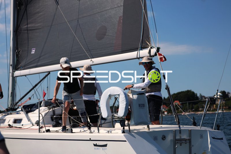 Crew der Hunky Bory beim Segeln in Eckernförde