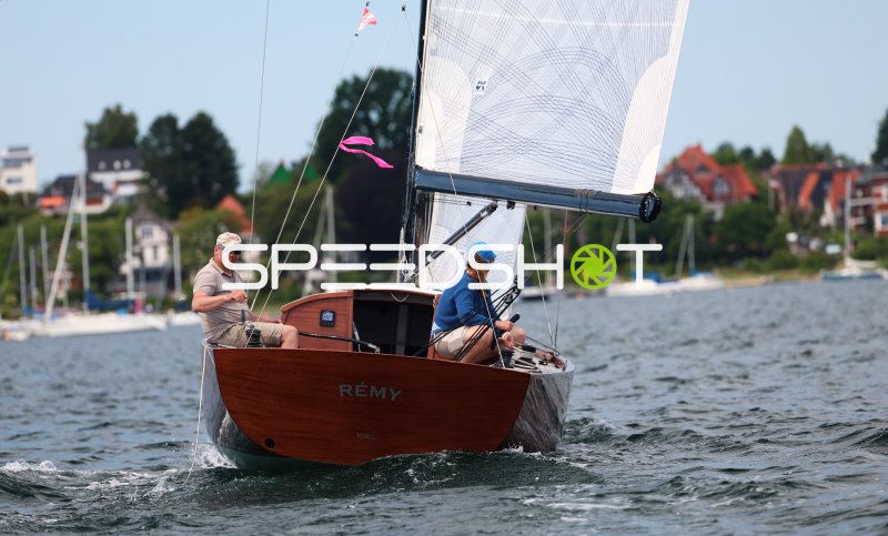 Segelboot RÉMY aus Kiel beim Segeln in Eckernförde