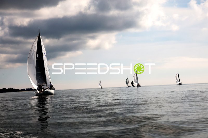 Segelregatta im Hafen Eckernförde mit mehreren Yachten