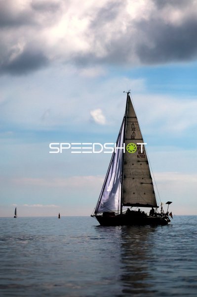 Segelboot auf der Kieler Bucht vor Eckernförde