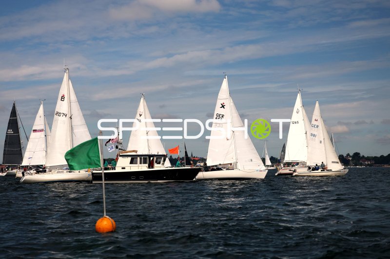 Segelregatta im Hafen Eckernförde mit mehreren Yachten