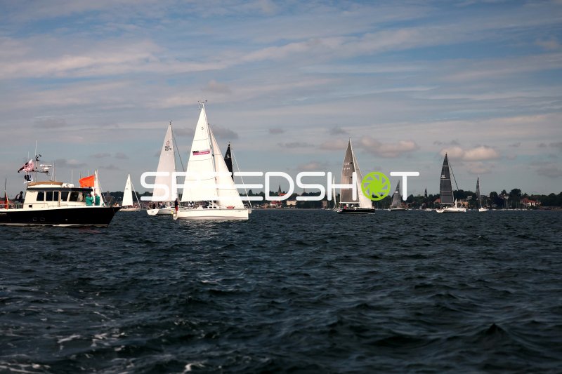 Segelregatta im Hafen Eckernförde mit mehreren Segelbooten