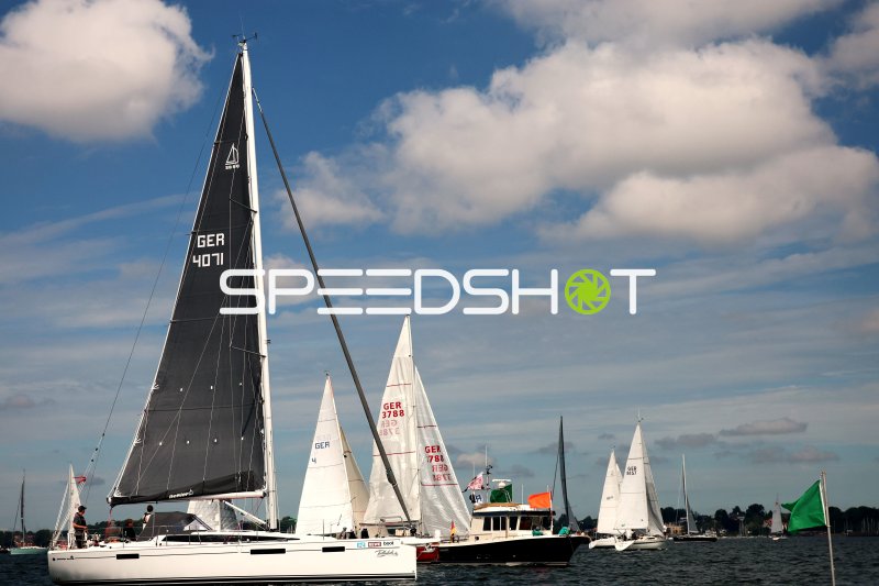 Segelregatta im Hafen Eckernförde mit mehreren Yachten