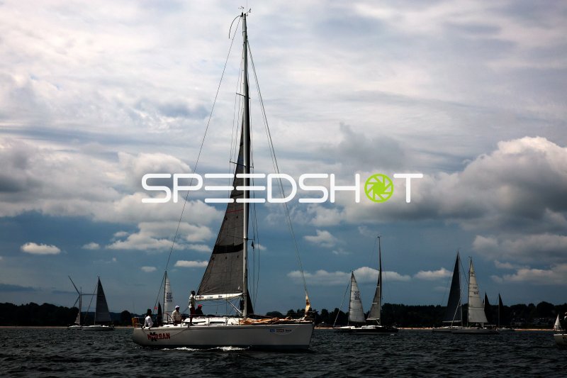 Segelregatta im Hafen Eckernförde mit mehreren Yachten